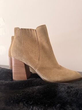 Marc Fisher Suede Ankle Booties | Tan Block Heel | Size 9M